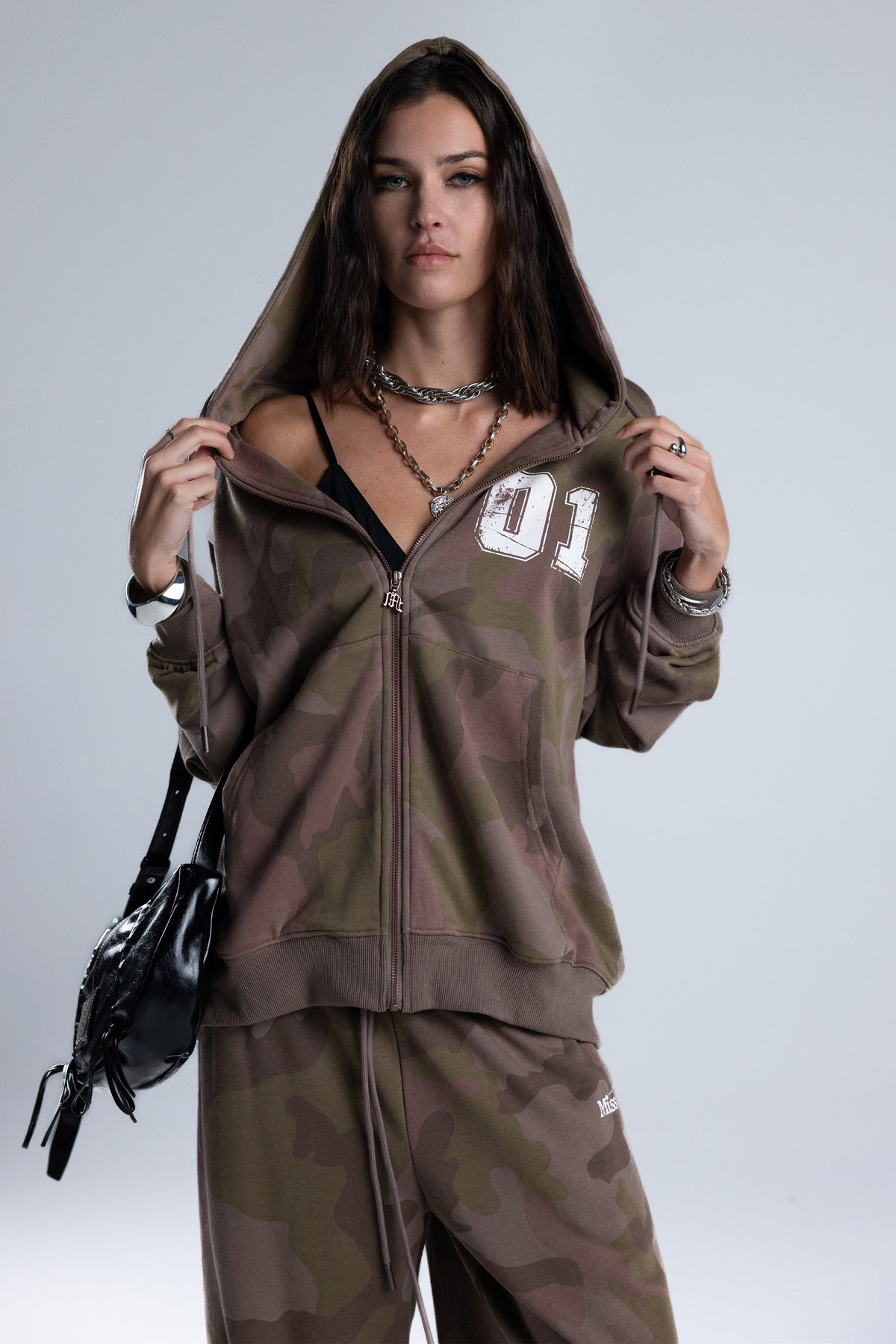 BMJ0027L_11